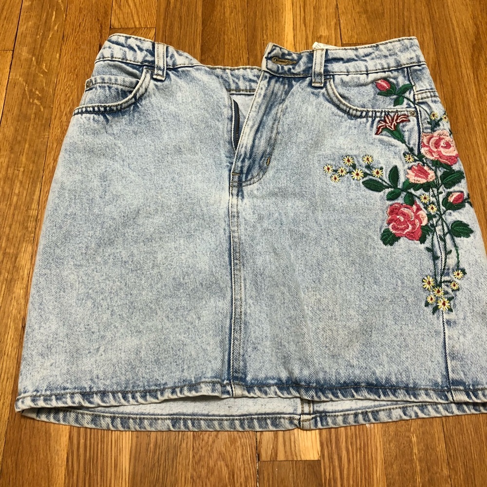 Denim embroidered skirt